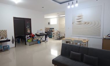 RUMAH IDAMAN MINIMALIS MODERN 2 LANTAI NYAMAN STRATEGIS SIAP HUNI DI TAMAN HOLIS INDAH 1 THI1 BANDUNG