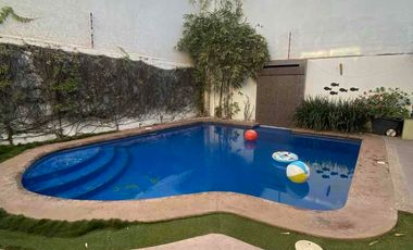CASA EN VENTA ZONA TRES RÍOS con ELEVADOR y ALBERCA