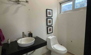 CASA EN VENTA ZONA TRES RÍOS con ELEVADOR y ALBERCA