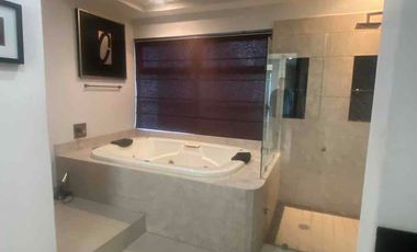 CASA EN VENTA ZONA TRES RÍOS con ELEVADOR y ALBERCA