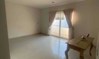 CASA EN VENTA ZONA TRES RÍOS con ELEVADOR y ALBERCA