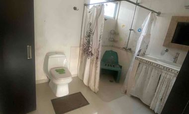CASA EN VENTA ZONA TRES RÍOS con ELEVADOR y ALBERCA