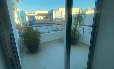 CASA EN VENTA ZONA TRES RÍOS con ELEVADOR y ALBERCA