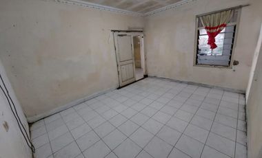 DIJUAL Rumah Tua Hitung Tanah di Daerah Gunung Batu Andir Kota Bandung