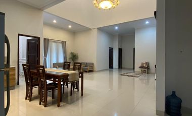 Homestay Muat Banyak Sewa satu Rumah Buat Liburan Keluarga Dekat Pakuwon Mall Jogja