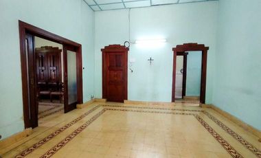 Disewakan Rumah Kuno Belanda Hook Pusat Kota di Ijen Klojen Malang