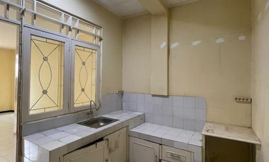 DISEWAKAN CEPAT BARU RENOVASI RUMAH TAMAN PALEM LESTARI 2 LANTAI, JAKARTA BARAT