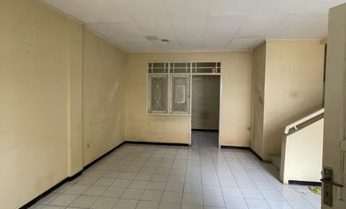 DISEWAKAN CEPAT BARU RENOVASI RUMAH TAMAN PALEM LESTARI 2 LANTAI, JAKARTA BARAT