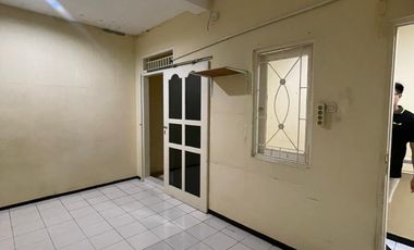 DISEWAKAN CEPAT BARU RENOVASI RUMAH TAMAN PALEM LESTARI 2 LANTAI, JAKARTA BARAT