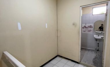 DISEWAKAN CEPAT BARU RENOVASI RUMAH TAMAN PALEM LESTARI 2 LANTAI, JAKARTA BARAT