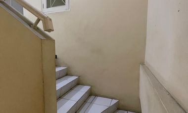 DISEWAKAN CEPAT BARU RENOVASI RUMAH TAMAN PALEM LESTARI 2 LANTAI, JAKARTA BARAT