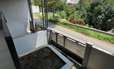 RUMAH MINIMALIS MODERN NYAMAN SIAP HUNI DI CPAGARAN CIMAHI