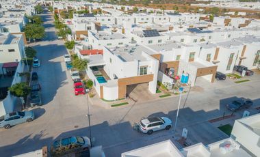 CASA EN VENTA EN LA COURÑA RESIDENCIAL