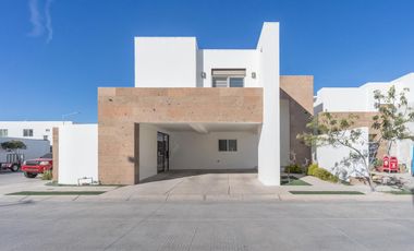 CASA EN VENTA EN LA COURÑA RESIDENCIAL