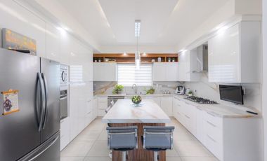 CASA EN VENTA EN LA COURÑA RESIDENCIAL