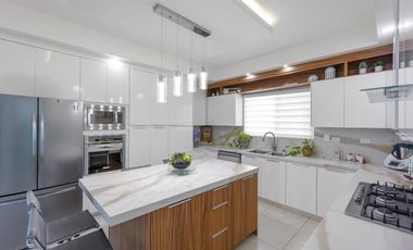 CASA EN VENTA EN LA COURÑA RESIDENCIAL