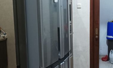 RUMAH BAGUS MINIMALIS MODERN 3 LANTAI FULL FURNISHED SIAP HUNI DI PONDOK HIJAU BANDUNG