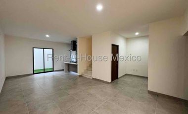 Renta de casa a estrenar 3 recámaras y Roof Garden, Misión Schoenstatt