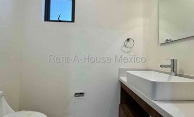 Renta de casa a estrenar 3 recámaras y Roof Garden, Misión Schoenstatt