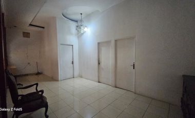 Disewakan Cepat Rumah Bonus tempat usaha di Pinang Dekat pasar bengkok , Tangerang