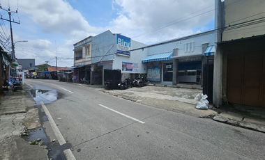 Disewakan Cepat Rumah Bonus tempat usaha di Pinang Dekat pasar bengkok , Tangerang