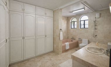 Spacious 4BR House with 4-Car Garage FOR LEASE in Valle Verde 2, Pasig City