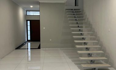 RUMAH BARU KEREN 2 LANTAI MINIMALIS MODERN TENGAH KOTA SIAP HUNI DI KEMBAR BANDUNG
