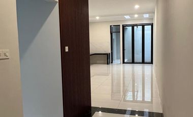 RUMAH BARU KEREN 2 LANTAI MINIMALIS MODERN TENGAH KOTA SIAP HUNI DI KEMBAR BANDUNG