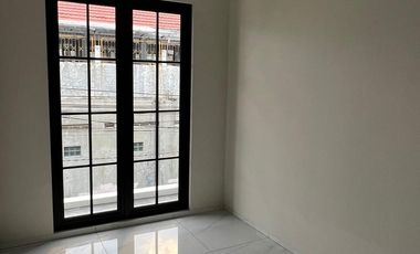 RUMAH BARU KEREN 2 LANTAI MINIMALIS MODERN TENGAH KOTA SIAP HUNI DI KEMBAR BANDUNG