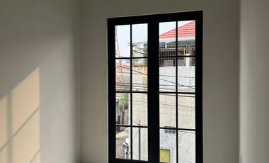 RUMAH BARU KEREN 2 LANTAI MINIMALIS MODERN TENGAH KOTA SIAP HUNI DI KEMBAR BANDUNG