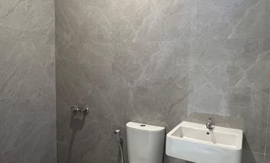 RUMAH BARU KEREN 2 LANTAI MINIMALIS MODERN TENGAH KOTA SIAP HUNI DI KEMBAR BANDUNG