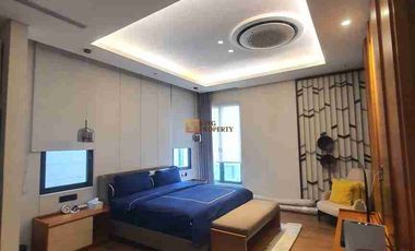 LEVEL LUXURY - BARU & MEWAH!
Rumah 3.5 Lantai Modern Luxury Contemporary - Super Langka di Puri Mansion, Jakarta Barat
Unit baru, luas besar, finishing premium, dan dilengkapi Private Pool. Cocok untuk keluarga yang mengutamakan kenyamanan, privasi, dan prestise