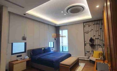 LEVEL LUXURY - BARU & MEWAH!
Rumah 3.5 Lantai Modern Luxury Contemporary - Super Langka di Puri Mansion, Jakarta Barat
Unit baru, luas besar, finishing premium, dan dilengkapi Private Pool. Cocok untuk keluarga yang mengutamakan kenyamanan, privasi, dan prestise