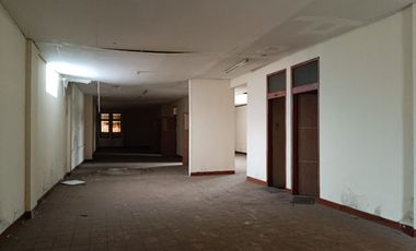 RUKO 2,5 LANTAI LOKASI RAMAI STRATEGIS COCOK SEGALA USAHA SIAP PAKAI DI MAINROAD PUNGKUR BANDUNG