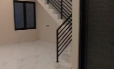 RUMAH BARU MINIMALIS MODERN 2 LANTAI LINGKUNGAN NYAMAN SIAP HUNI DI ARCAMANIK BANDUNG