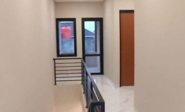 RUMAH BARU MINIMALIS MODERN 2 LANTAI LINGKUNGAN NYAMAN SIAP HUNI DI ARCAMANIK BANDUNG