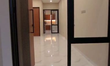 RUMAH BARU MINIMALIS MODERN 2 LANTAI LINGKUNGAN NYAMAN SIAP HUNI DI ARCAMANIK BANDUNG