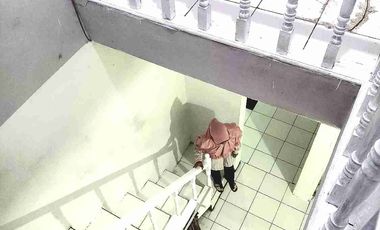 RUMAH 2 LANTAI, 4KTDR, DEKAT JALAN UTAMA, SARIJADI.