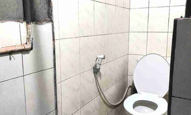 RUMAH 2 LANTAI, 4KTDR, DEKAT JALAN UTAMA, SARIJADI.