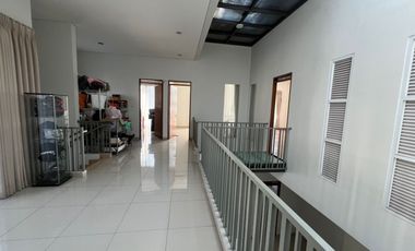 RUMAH KEREN MINIMALIS MODERN 2 LANTAI NYAMAN SIAP HUNI DI BATUNUNGGAL BANDUNG