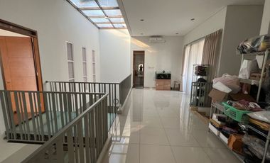 RUMAH KEREN MINIMALIS MODERN 2 LANTAI NYAMAN SIAP HUNI DI BATUNUNGGAL BANDUNG