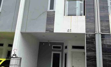 DI JUAL RUMAH 2 LANTAI SIAP HUNI LEGALITAS SHM LOKASI STRATEGIS DEKAT TERMINAL RAWAMANGUN JAKARTA TIMUR
