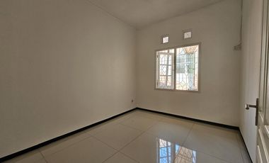 JUAL/SEWA RUMAH 2LANTAI DIAN ISTANA