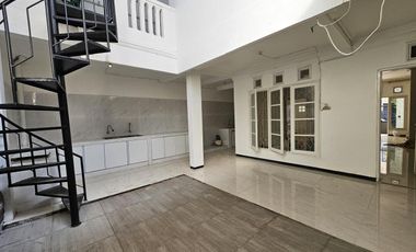 JUAL/SEWA RUMAH 2LANTAI DIAN ISTANA