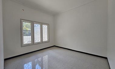 JUAL/SEWA RUMAH 2LANTAI DIAN ISTANA