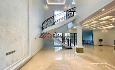 Brand New House Dalam Komplek Lingkungan Tenang