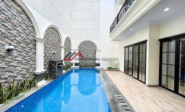 Brand New House Dalam Komplek Lingkungan Tenang