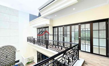 Brand New House Dalam Komplek Lingkungan Tenang