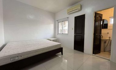 FOR RENT – FURNISHED 2-BEDROOM, 2-STOREY UNIT WITH POOL ACCESS