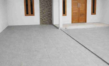 Dijual rumah murah lega dkt Luwes Nusukan-UNISRI-RSUD